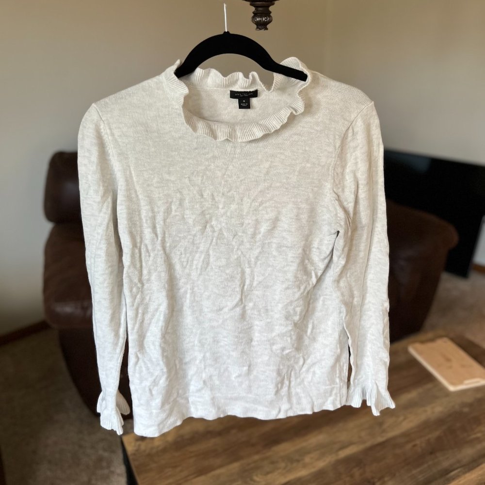 Ann Taylor Factor Cream Size M Sweater